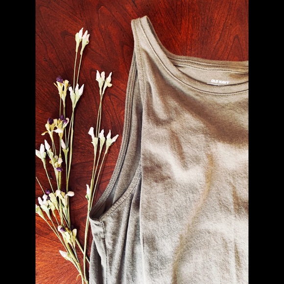 Old Navy | Relaxed Tank - Picture 2 of 3